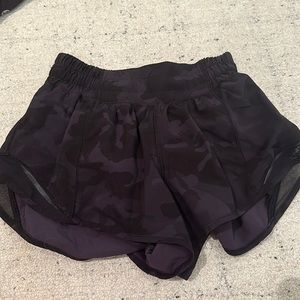 lululemon size 2 2.5 inch inseam shorts
